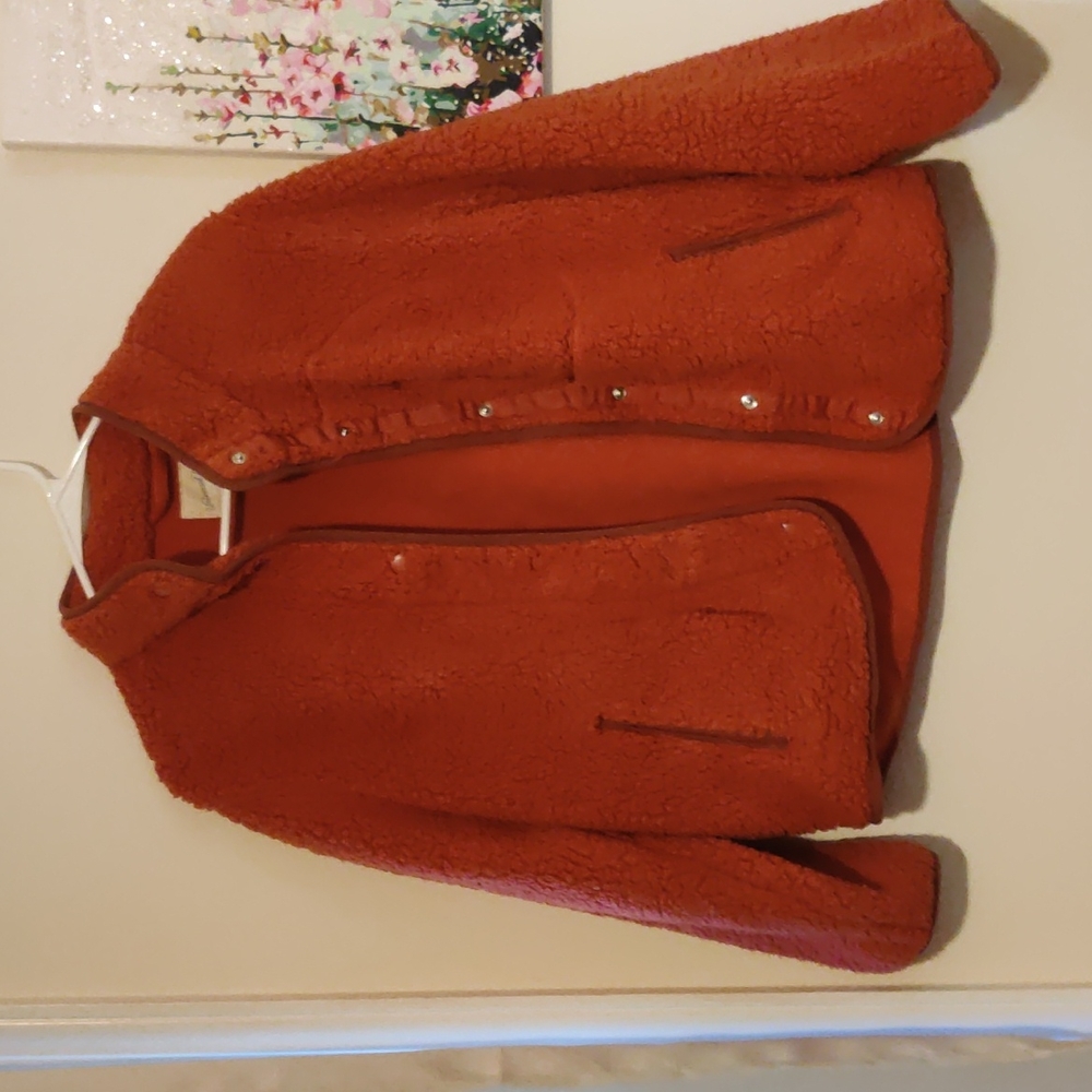 Universal thread police sweater